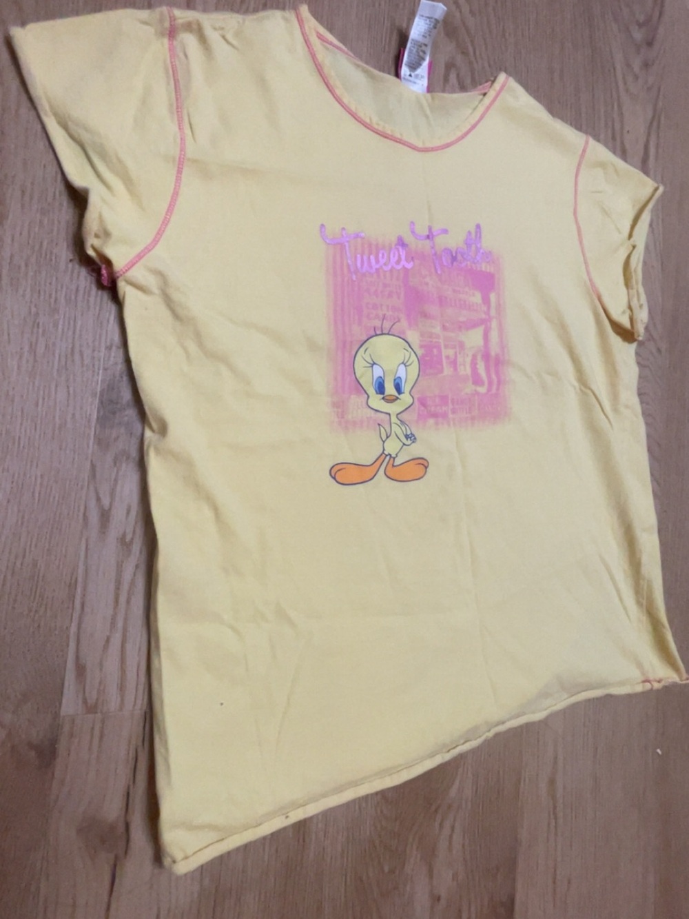 Vintage 1990s Looney Tunes Warner Bros. Yellow Tweety Graphic Short Sleeve
